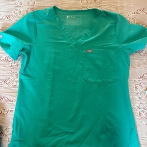 Figs scrub set small top petite small bottoms. Surgical green.